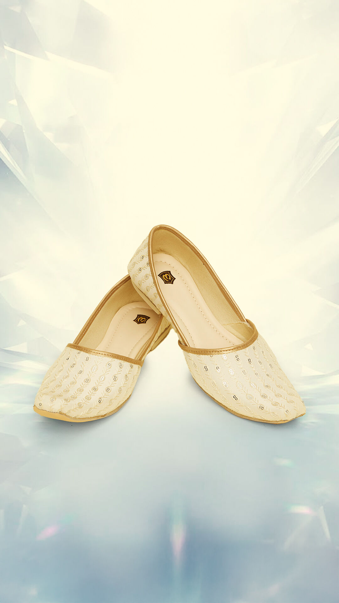Elegant stylish white juttis for modern groom 